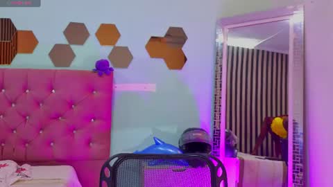 Paulina  online show from June 2026 07:26:01 PM