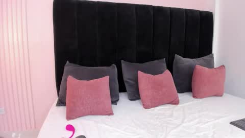 Paulina online show from November 2025 09:37:02 PM