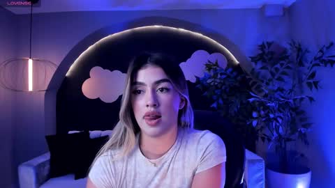 Paulina Santos  online show from March 2025 06:54:01 PM