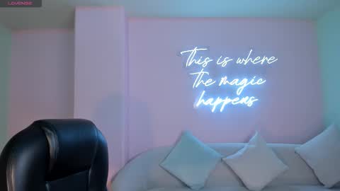 Paulina Santos  online show from September 2025 07:28:02 PM