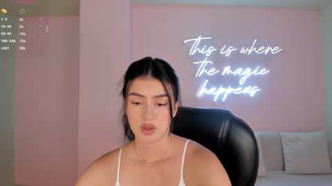 Paulina Santos  online show from September 2025 07:30:02 PM