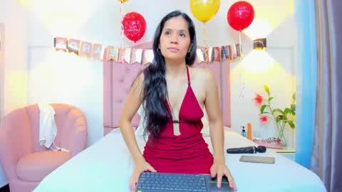 Snapshot of paulinavera chatting on May 2026 01:28:01 PM paulinavera online show from May 2026 01:28:01 PM