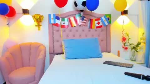 paulinavera online show from June 2026 08:06:01 PM