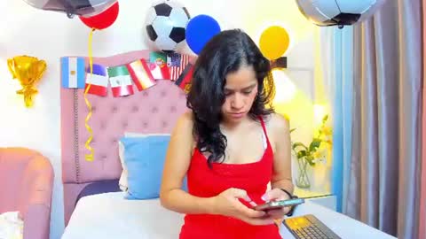 paulinavera online show from June 2026 02:17:02 PM