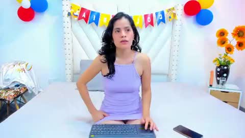 paulinavera online show from July 2026 08:37:01 PM