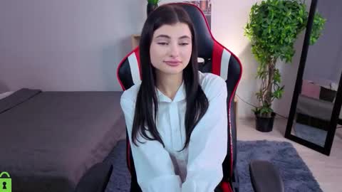 Snapshot of pauline_flo chatting on November 2025 07:34:02 PM Pauline online show from November 2025 07:34:02 PM