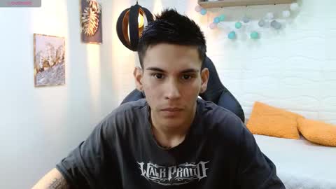 Snapshot of paullcb chatting on February 2026 04:00:02 AM paull online show from February 2026 04:00:02 AM