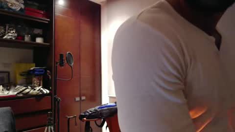 Paul online show from October 2025 11:17:02 PM