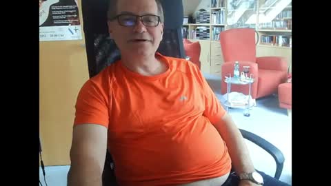 Snapshot of pavlovsdog2006 chatting on June 2026 07:32:01 AM Pavlov aka Peter online show from June 2026 07:32:01 AM