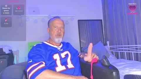 Snapshot of peacetous chatting on April 2026 05:18:02 AM Marc online show from April 2026 05:18:02 AM