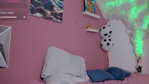 Snapshot of peach_babe_ chatting on June 2026 05:12:01 AM Peach online show from June 2026 05:12:01 AM