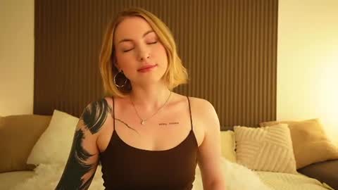 Kristina online show from July 2026 01:18:02 PM