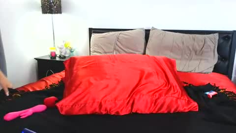 Peachesncream03 online show from June 2026 01:54:01 AM