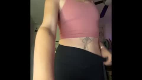 peachesncreampiezz online show from June 2026 10:02:01 PM