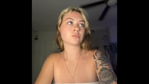 peachesncreampiezz online show from June 2026 07:55:02 PM