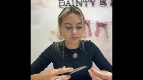 peachesncreampiezz online show from July 2026 05:48:02 PM