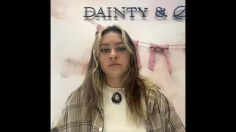 peachesncreampiezz online show from July 2026 05:15:02 PM