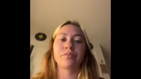 peachesncreampiezz online show from July 2026 11:51:02 PM