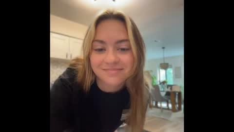 peachesncreampiezz online show from July 2026 01:57:02 PM