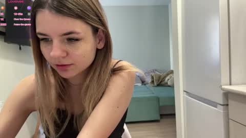 Snapshot of peachy_keens chatting on April 2026 01:47:01 PM Peachy online show from April 2026 01:47:01 PM