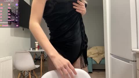 Snapshot of peachy_keens chatting on April 2026 04:45:02 PM Peachy online show from April 2026 04:45:02 PM