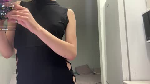 Snapshot of peachy_keens chatting on May 2026 04:03:01 PM Peachy online show from May 2026 04:03:01 PM