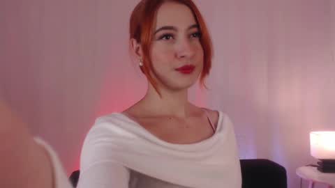 Snapshot of pear__moon chatting on February 2025 02:31:01 AM LILLY online show from February 2025 02:31:01 AM