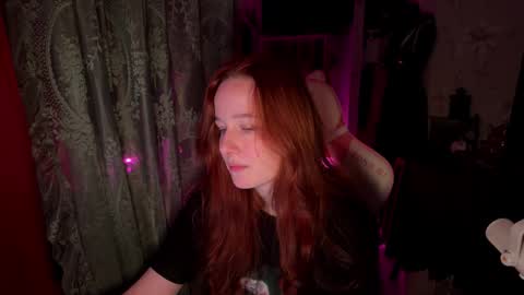 Snapshot of pearlprincess_ chatting on February 2026 11:55:02 PM Adelina online show from February 2026 11:55:02 PM