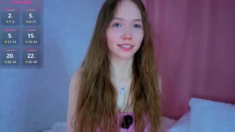 pearly_peach_ online show from June 2026 07:13:01 PM