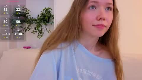 pearly_peach_ online show from August 2026 12:25:01 AM