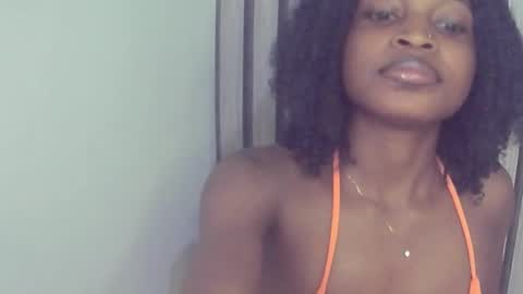 Snapshot of peetyface chatting on October 2025 01:53:01 PM Lizzy online show from October 2025 01:53:01 PM