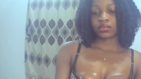 Snapshot of peetyface chatting on October 2025 07:25:02 PM Lizzy online show from October 2025 07:25:02 PM