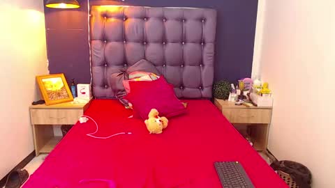 Peiton  online show from February 2025 04:18:02 AM