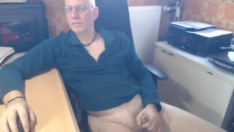 Snapshot of pemue65 chatting on December 2025 11:59:01 AM Pemue65 online show from December 2025 11:59:01 AM