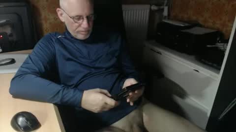 Snapshot of pemue65 chatting on December 2025 06:20:02 AM Pemue65 online show from December 2025 06:20:02 AM