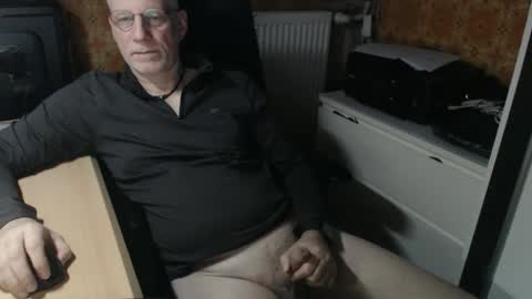 Snapshot of pemue65 chatting on January 2026 07:00:01 AM Pemue65 online show from January 2026 07:00:01 AM