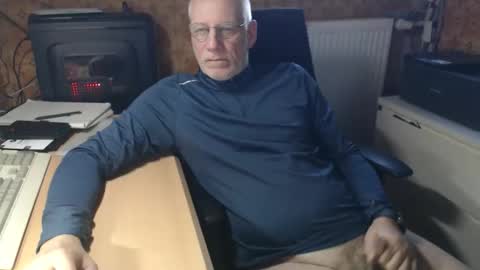 Snapshot of pemue65 chatting on March 2026 06:19:02 AM Pemue65 online show from March 2026 06:19:02 AM