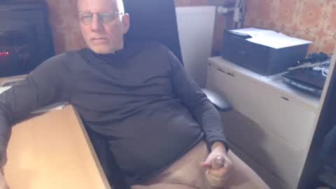 Snapshot of pemue65 chatting on March 2026 08:09:02 AM Pemue65 online show from March 2026 08:09:02 AM