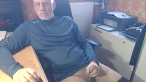 Snapshot of pemue65 chatting on March 2026 06:52:01 AM Pemue65 online show from March 2026 06:52:01 AM