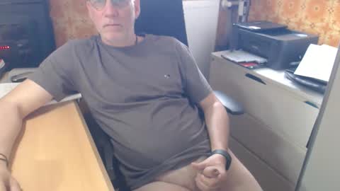 Snapshot of pemue65 chatting on May 2026 11:27:02 AM Pemue65 online show from May 2026 11:27:02 AM