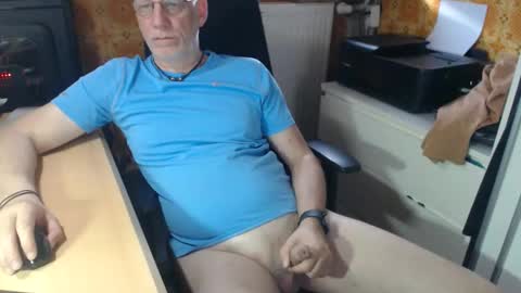 Snapshot of pemue65 chatting on June 2026 06:04:01 AM Pemue65 online show from June 2026 06:04:01 AM