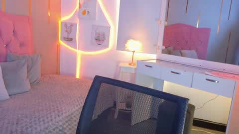 peneelopeecute online show from July 2026 07:57:01 PM