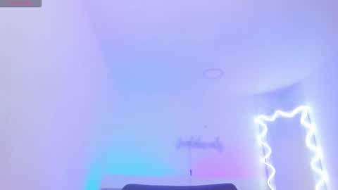 penelope online show from October 2025 04:01:01 AM