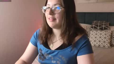 Snapshot of peneloppa_star chatting on October 2025 09:45:01 PM Hi Im Peneloppa online show from October 2025 09:45:01 PM