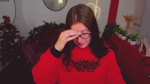 Snapshot of peneloppa_star chatting on December 2025 01:02:02 AM Hi Im Peneloppa online show from December 2025 01:02:02 AM