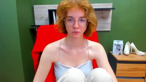 Snapshot of penny_lust chatting on September 2025 06:35:02 AM Penny online show from September 2025 06:35:02 AM