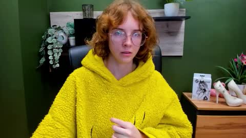 Snapshot of penny_lust chatting on October 2025 05:32:01 AM Penny online show from October 2025 05:32:01 AM