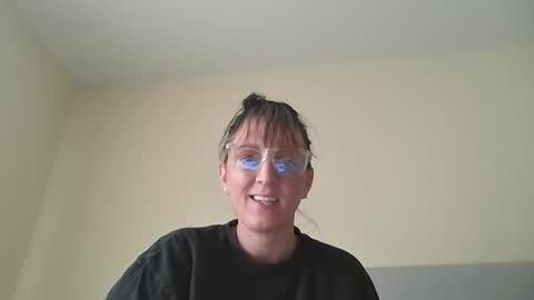 pennypettyworth online show from February 2026 07:01:02 PM