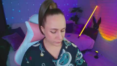 Dia  online show from November 2025 05:20:01 AM