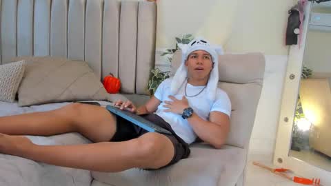 percy_god online show from October 2025 07:13:02 PM